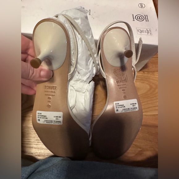 SCHUTZ Helene Kitten Heel in Deluxe Nappa Pearl - Picture 7 of 10